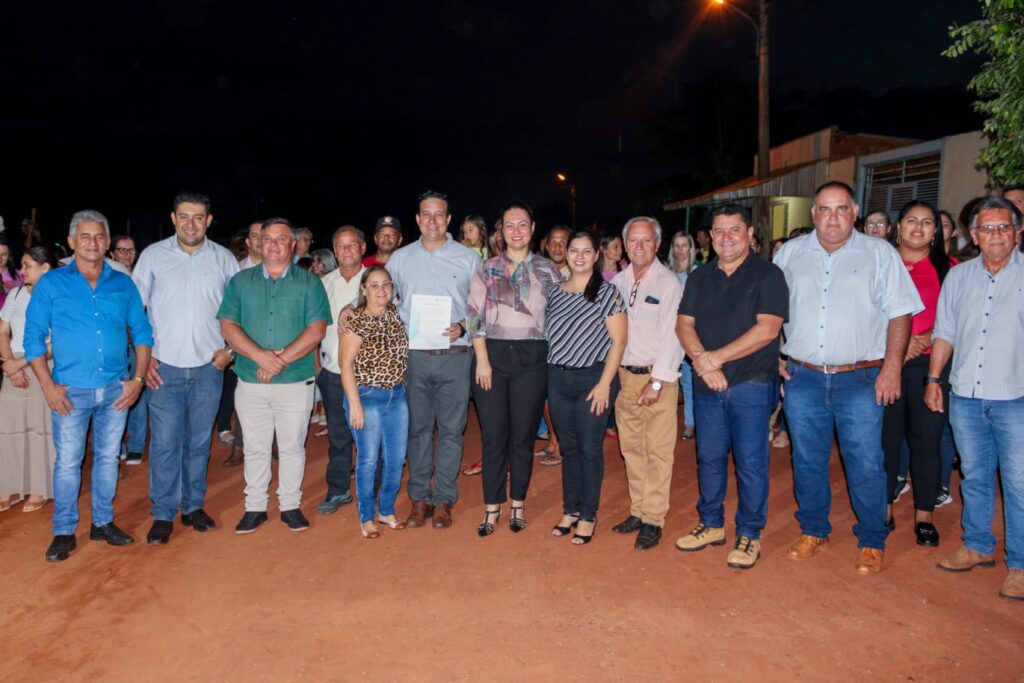 Prefeito José Paulo Paleari lança obra de drenagem e pavimentação asfáltica no Bairro Maria de Lourdes Prefeito José Paulo Paleari lança obra de drenagem e pavimentação asfáltica no Bairro Maria de Lourdes