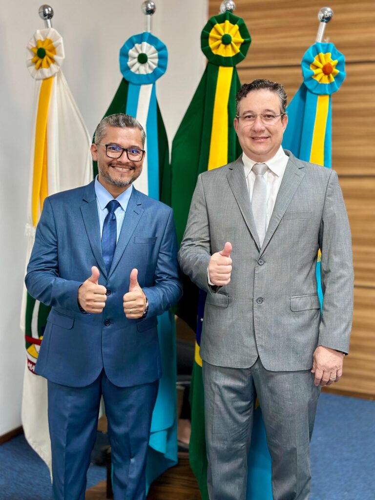Com reeleição histórica, Prefeito Paleari e Valdemar Rocha são empossados para a legislatura 2025-2028 Com reeleição histórica, Prefeito Paleari e Valdemar Rocha são empossados para a legislatura 2025-2028