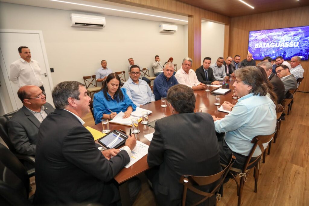Bataguassu apresenta projetos para habitação, pavimentação de bairros e Núcleo Industrial Bataguassu apresenta projetos para habitação, pavimentação de bairros e Núcleo Industrial