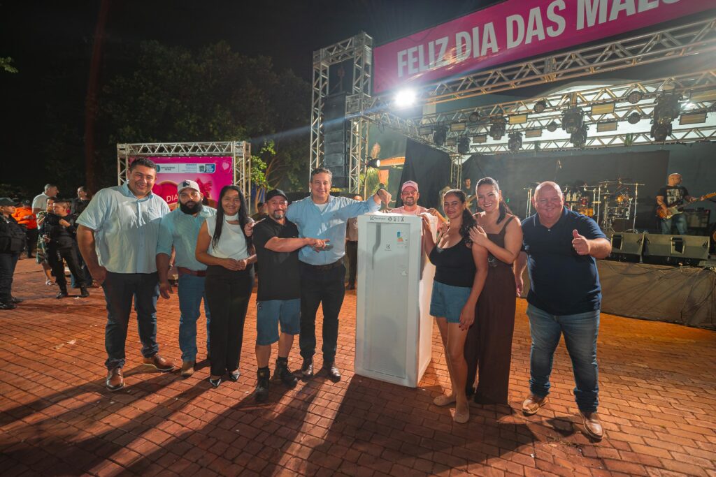 Noite de show e homenagens marcam evento em comemoração ao Dia das Mães em Nova Alvorada do Sul Noite de show e homenagens marcam evento em comemoração ao Dia das Mães em Nova Alvorada do Sul