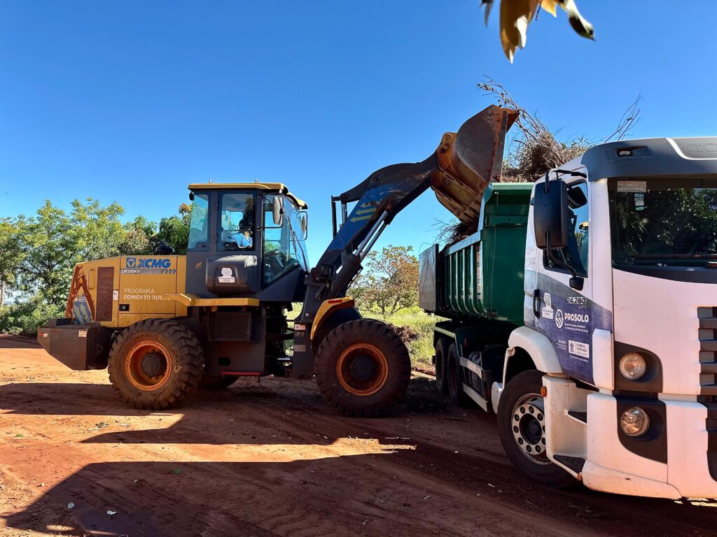 Prefeitura realiza grande mutirão de limpeza e serviços no Distrito de Pana em Nova Alvorada do Sul Prefeitura realiza grande mutirão de limpeza e serviços no Distrito de Pana em Nova Alvorada do Sul