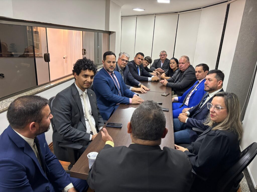 Novo Defensor Público participa de sessão na Câmara Municipal de Rio Brilhante Novo Defensor Público participa de sessão na Câmara Municipal de Rio Brilhante