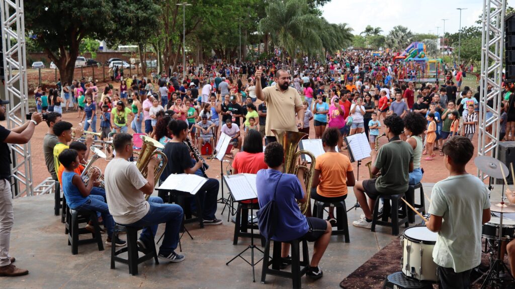 Sorrisos, diversão e recorde de público marcam o Dia das Crianças em Nova Alvorada do Sul Sorrisos, diversão e recorde de público marcam o Dia das Crianças em Nova Alvorada do Sul