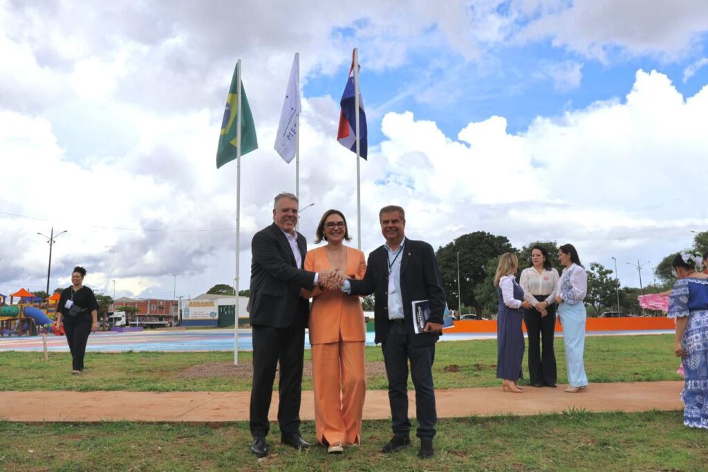 Senador Nelsinho Trad lidera reunião histórica na fronteira e propõe retomada do diálogo entre Brasil e Paraguai Senador Nelsinho Trad lidera reunião histórica na fronteira e propõe retomada do diálogo entre Brasil e Paraguai