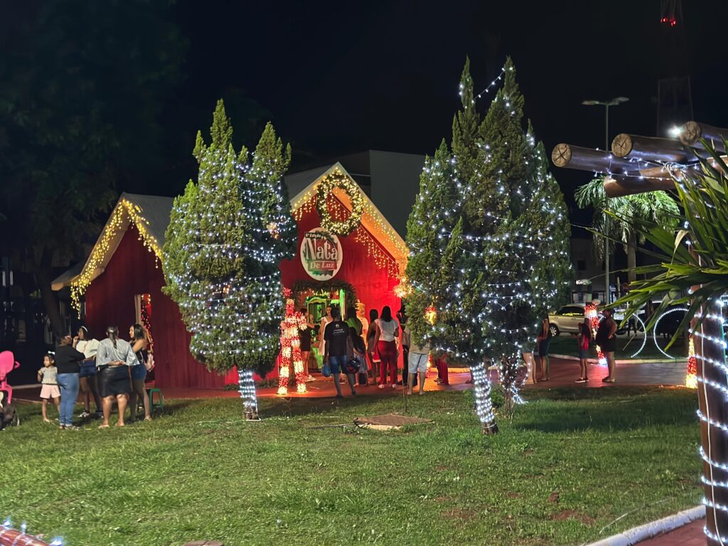 Nova Alvorada do Sul recebe oficialmente a quinta edição do Natal de Luz com a chegada do Papai Noel e iluminação natalina Nova Alvorada do Sul recebe oficialmente a quinta edição do Natal de Luz com a chegada do Papai Noel e iluminação natalina