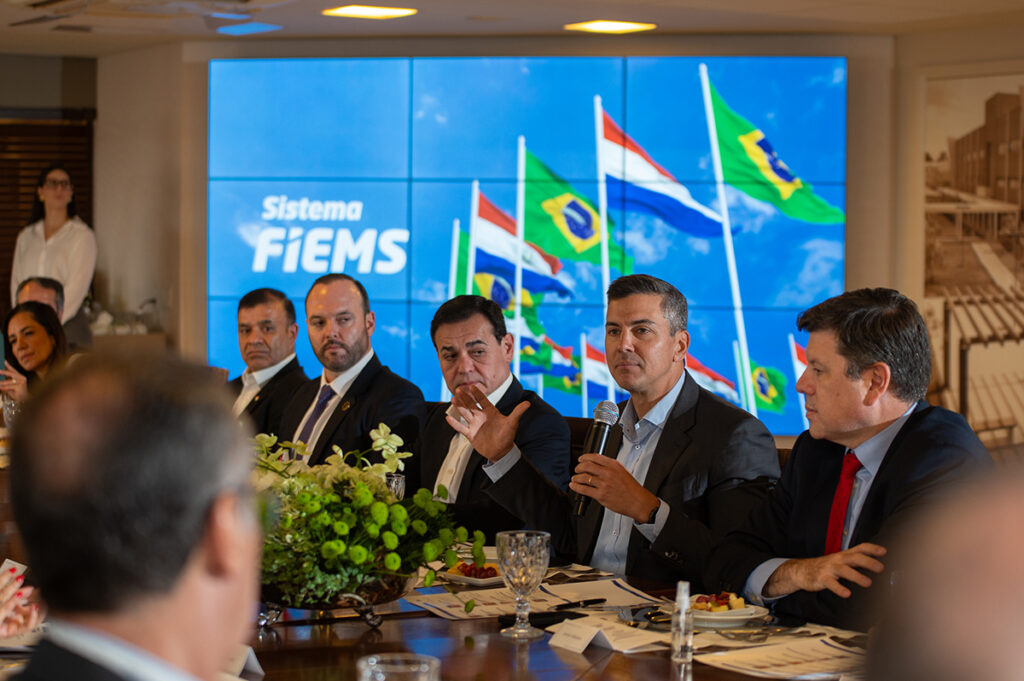 Longen recebe presidente do Paraguai para integração empresarial entre os dois países Longen recebe presidente do Paraguai para integração empresarial entre os dois países