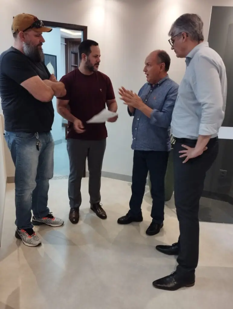 Junior Mochi visita Câmara Municipal e traz notícias importantes para desenvolvimento do município Junior Mochi visita Câmara Municipal e traz notícias importantes para desenvolvimento do município
