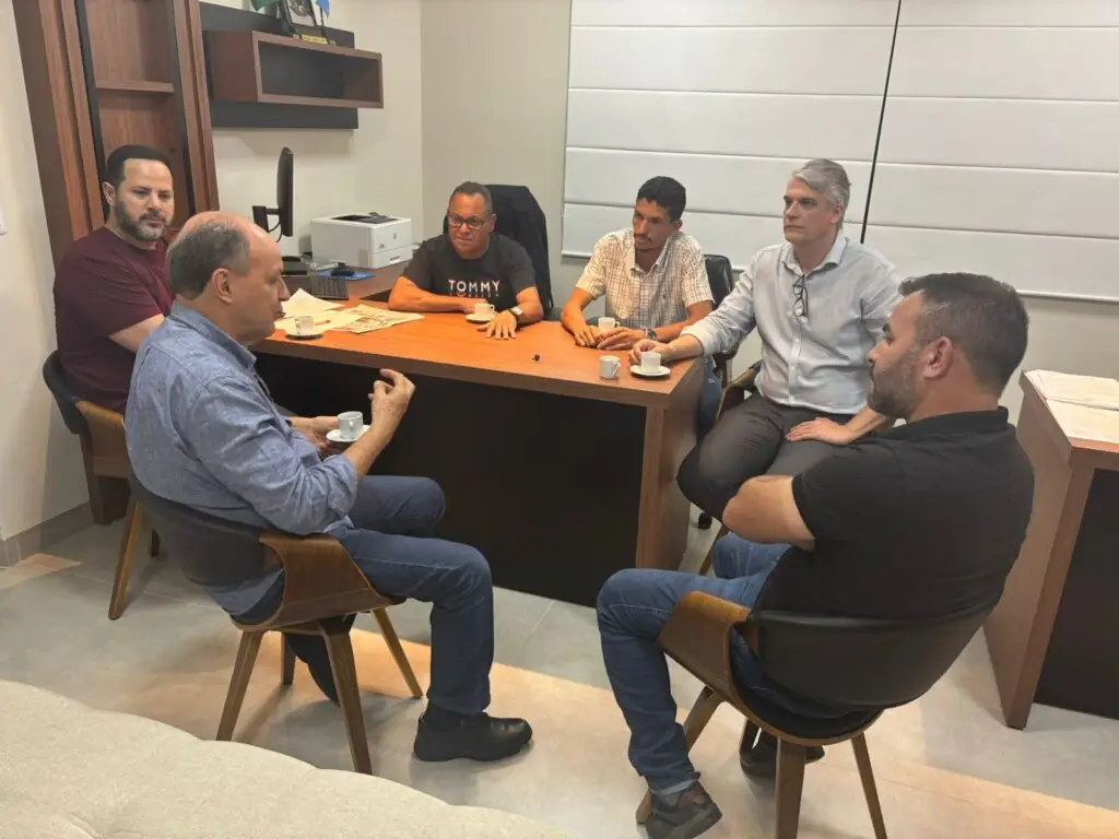 Junior Mochi visita Câmara Municipal e traz notícias importantes para desenvolvimento do município Junior Mochi visita Câmara Municipal e traz notícias importantes para desenvolvimento do município