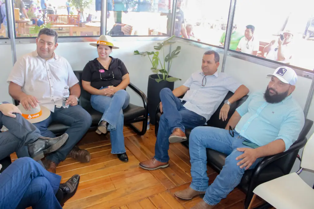 Gabinete itinerante da Câmara na Expocanas fomenta a concretização de novas parcerias rumo ao desenvolvimento Gabinete itinerante da Câmara na Expocanas fomenta a concretização de novas parcerias rumo ao desenvolvimento