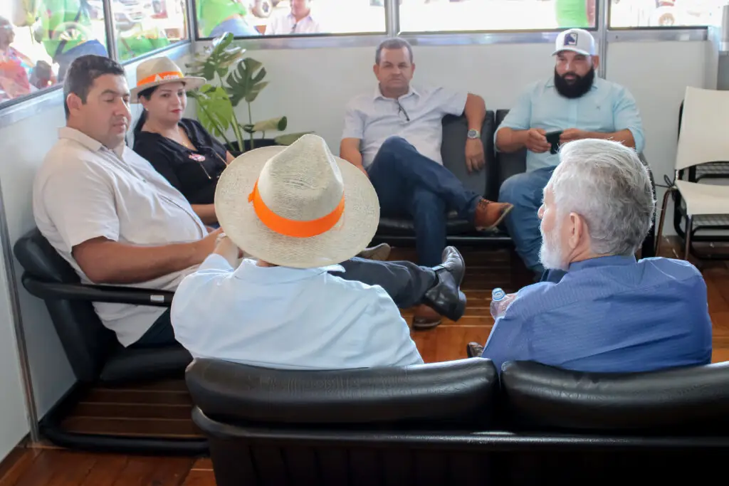 Gabinete itinerante da Câmara na Expocanas fomenta a concretização de novas parcerias rumo ao desenvolvimento Gabinete itinerante da Câmara na Expocanas fomenta a concretização de novas parcerias rumo ao desenvolvimento