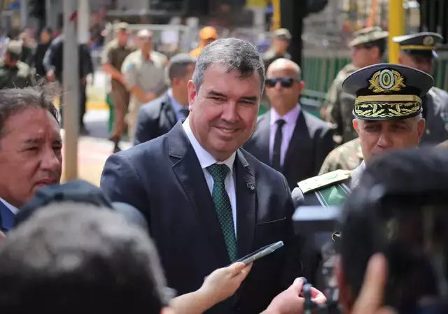 De novo sem aviões, desfile de Independência reúne 14 mil pessoas na Capital De novo sem aviões, desfile de Independência reúne 14 mil pessoas na Capital