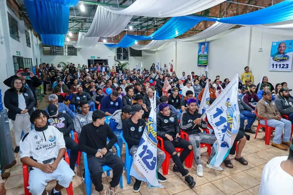 Chuva e frio não intimidam população em encontro com Dr. Luiz Ovando e Londres Machado em Nova Alvorada do Sul Chuva e frio não intimidam população em encontro com Dr. Luiz Ovando e Londres Machado em Nova Alvorada do Sul